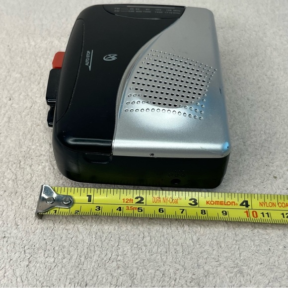 Vintage GPX Personal Cassette Tape Player AM/FM Radio-Black-Model CAS335B-Vtg- - Picture 8 of 9